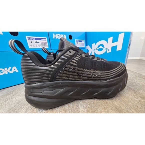 Hoka Women\'s Hoka One One Bondi 6 black/black Mesh. Size 5.5 . New in box
